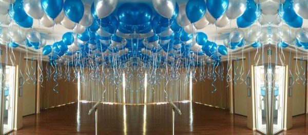 100 helium balloons